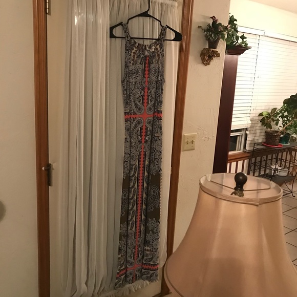 Dress - Picture 3 of 3